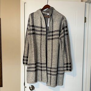 NEW Suzy Shier Gray and Black Plaid Cardigan